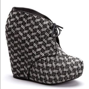 Steve Madden Annie Wedge Booties